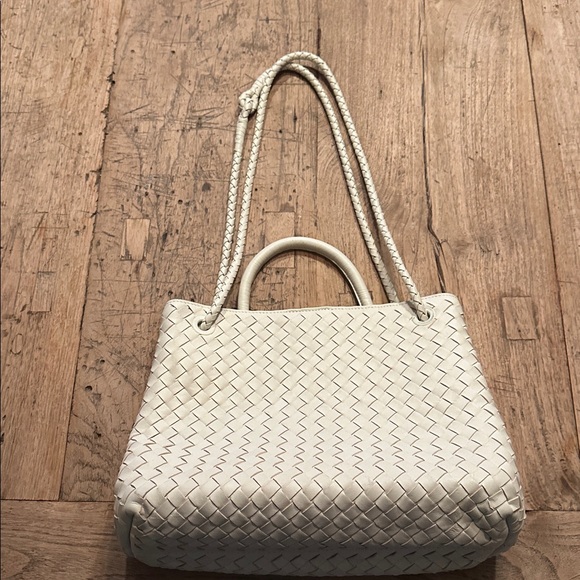 Quince Italian Leather Handwoven Satchel – Bone – Handcrafted in Italy - Picture 13 of 14